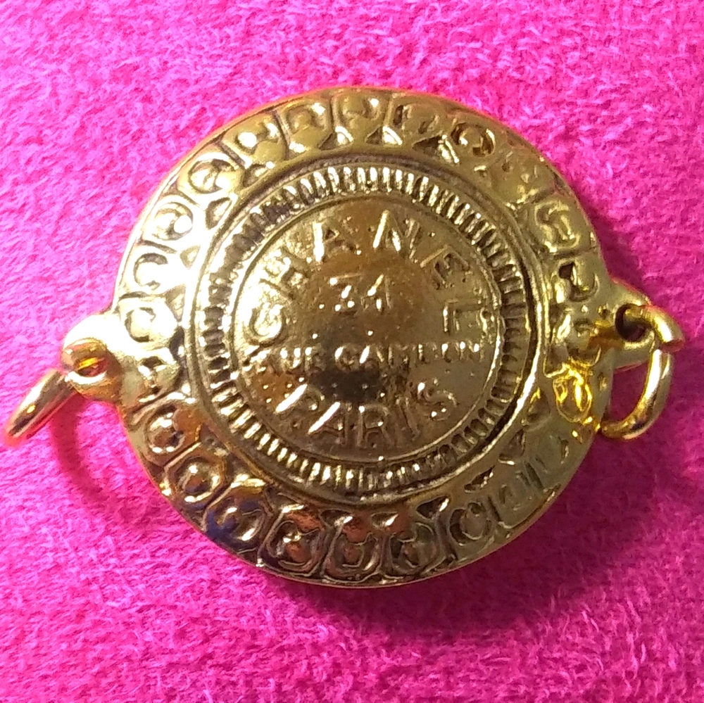 Chanel medallion